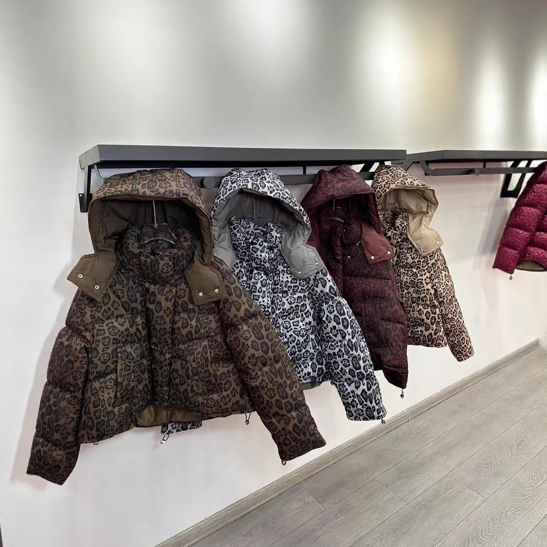 2025欧美外贸短款豹纹棉服女连帽简约时尚设计感宽松个性棉衣外套