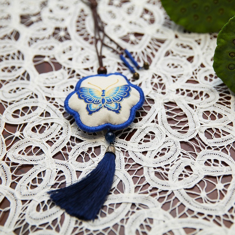 Bordado DIY artesanal creativo bolsas de jazmín colgante bolsas de estilo antiguo bordado Lu para regalo de novia bolsas de mariposa