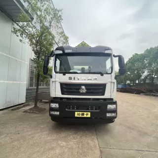 重汽汕德卡前四后八30.2方运油车 铝合金罐体 轻量化设计 可出口