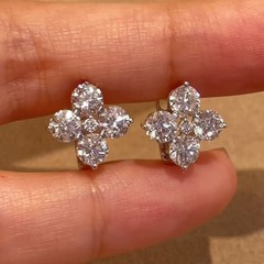 新商品S925純銀高炭素ドリル四葉草イヤリングシンプル耳飾りファッション高級感超フラッシュ精緻ピアス