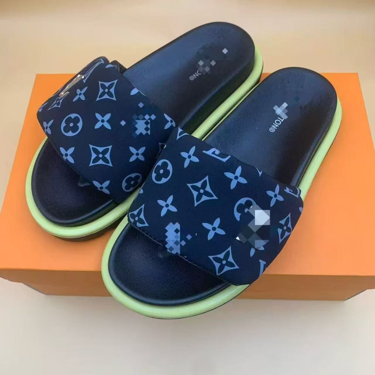 Zapatillas Velcro para mujeres de espesor en línea Zapatillas muffin de moda para parejas zapatillas planas cómodas