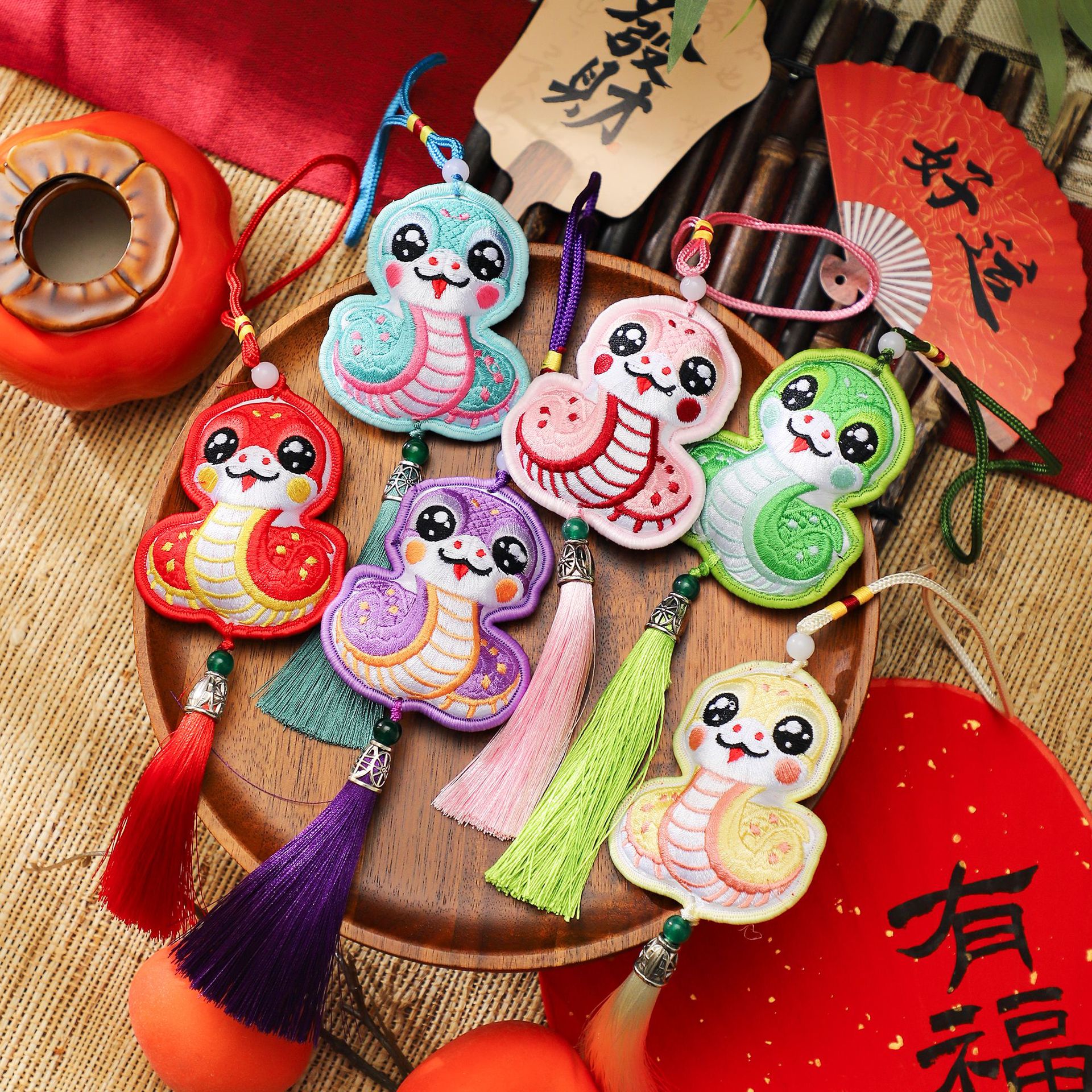 Cuerpo de siete colores de cordero Fu serpiente Lime colgante decoración de barril de Año Nuevo con florista material DIY colgante de flores