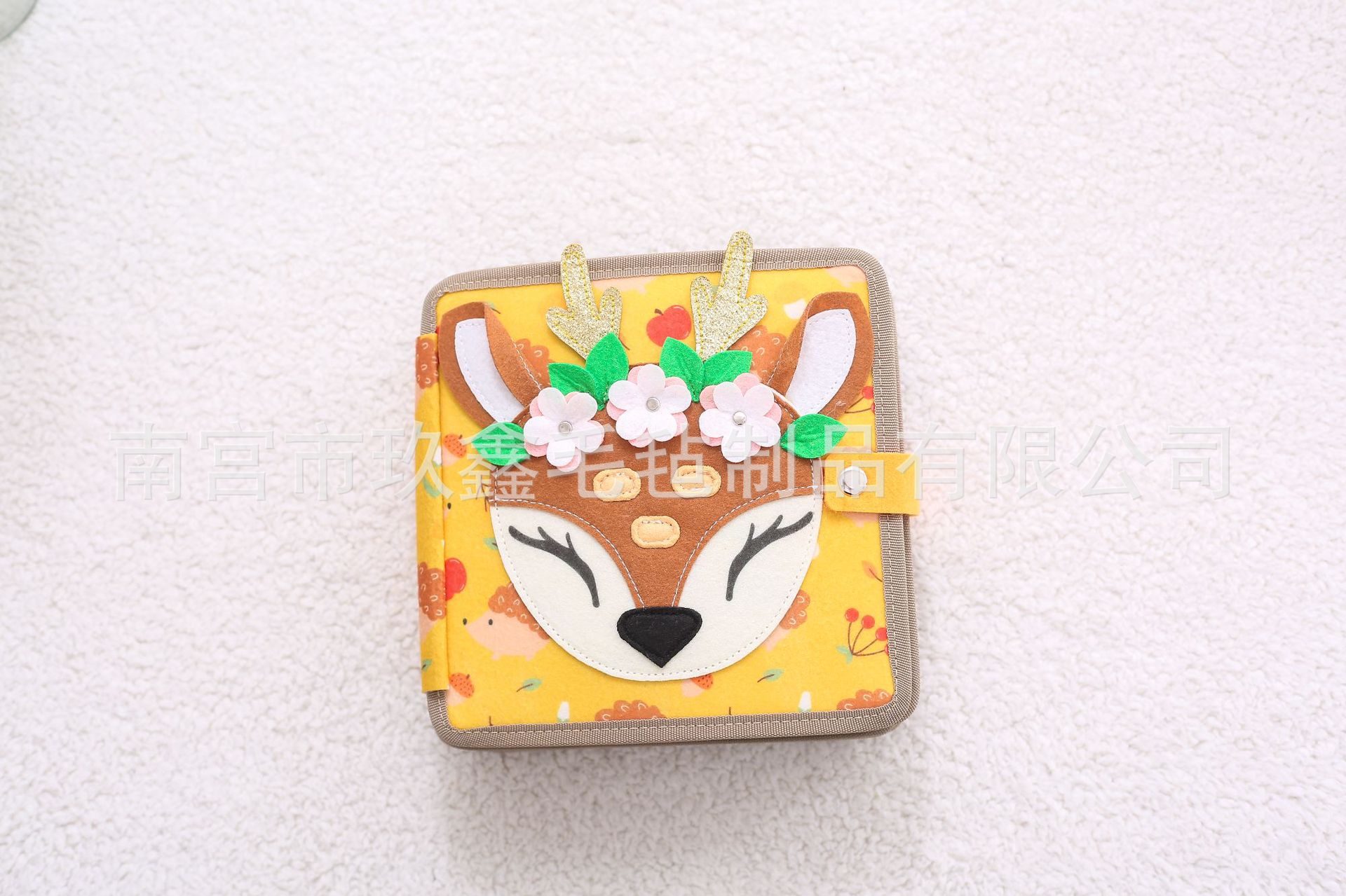 Educación temprana al por mayor fieltro libro tranquilo mano desgarrado velcro juguetes iluminación infantil puzzle libro ocupado estereoscópico manual