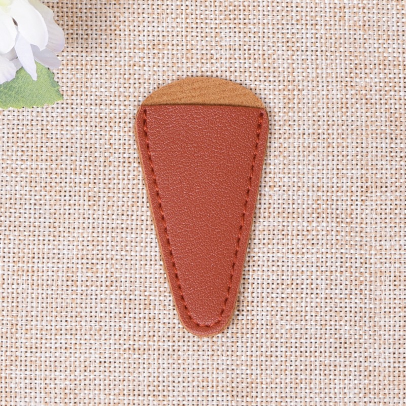 Gran escala de stock de cuero grueso pequeño cubierta de tijeras nariz cejas de corte de hilo cabeza de belleza tijeras cubierta de almacenamiento de costura