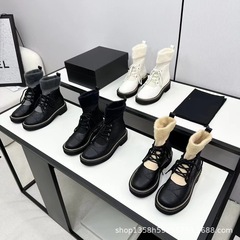 高版2025秋冬小香真皮圆头拼色复古平跟系带毛线筒弹力袜子靴短靴