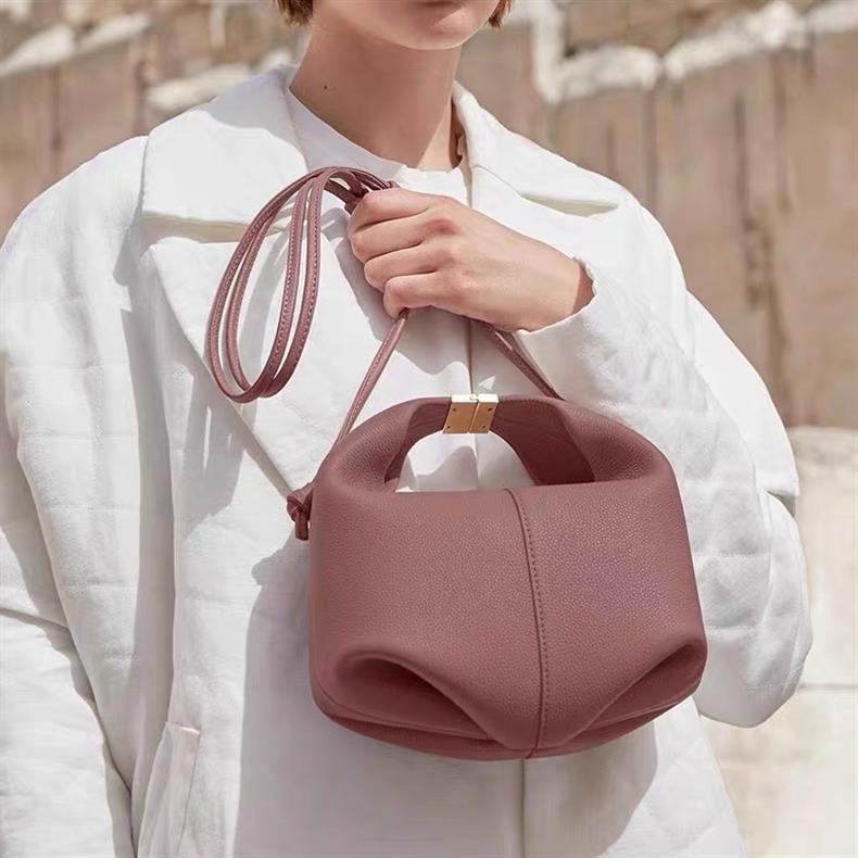 Umhängetasche, neue Dumpling-Lunchtasche aus echtem Leder in Top-Qualität, High-End-Crossbody-Handtasche im Nischendesign, Cloud-Tasche, Lunchbox-Tasche._voghion.com