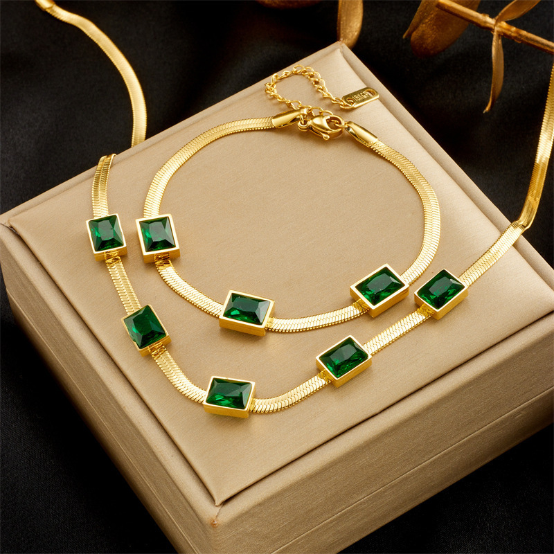 Simple Square Green Zircon Titanium Steel Necklace Bracelet Set Combination Personalized Color-free Gold-plated Neutral Jewelry Simple Square Green Zircon Titanium Steel Necklace Bracelet Set Combination Personalized Color-free Gold-plated Neutral Jewelry
