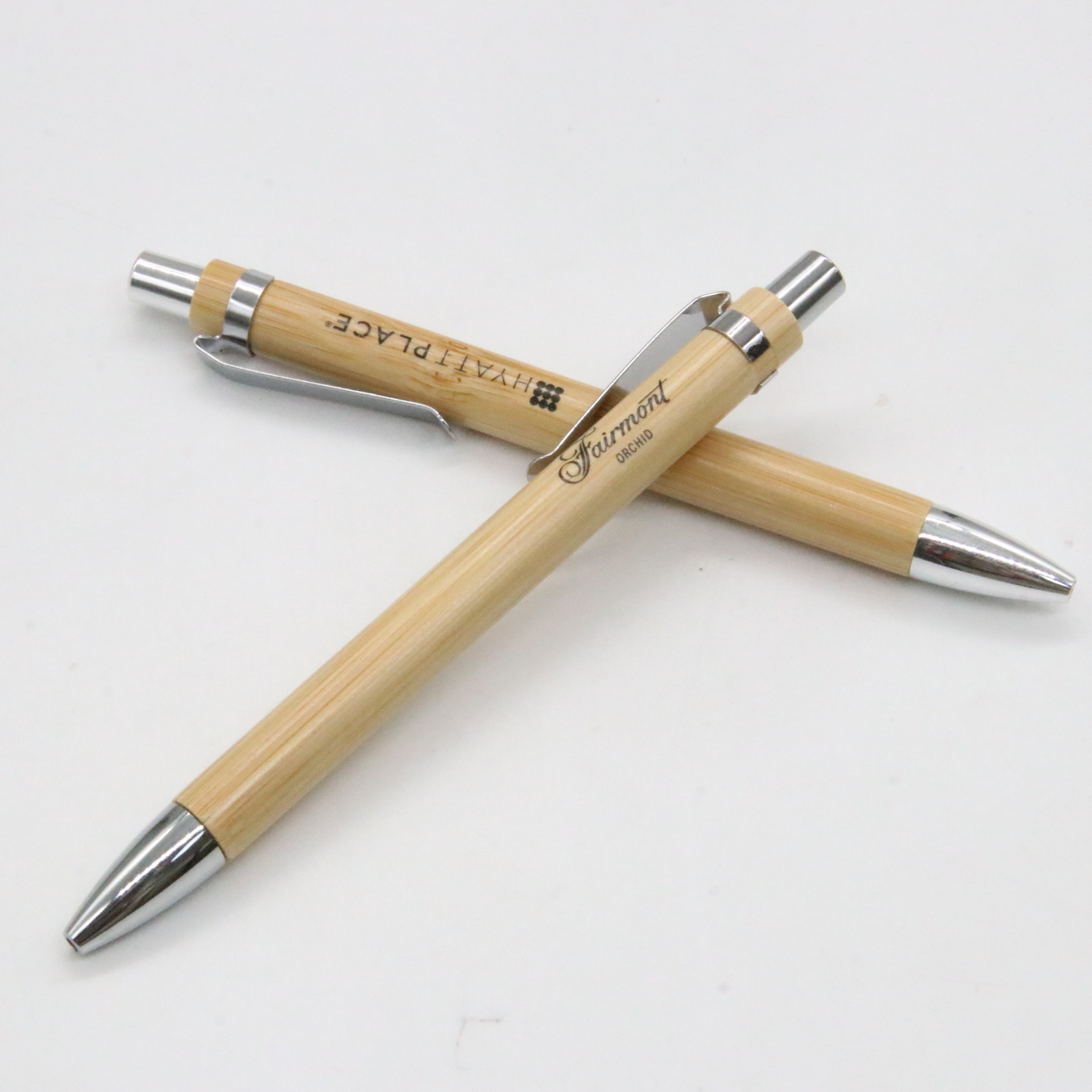 Bolígrafo bolígrafo pluma de bambú al por mayor publicidad de prensa puede láser logo en stock publicidad al por mayor de bambú push