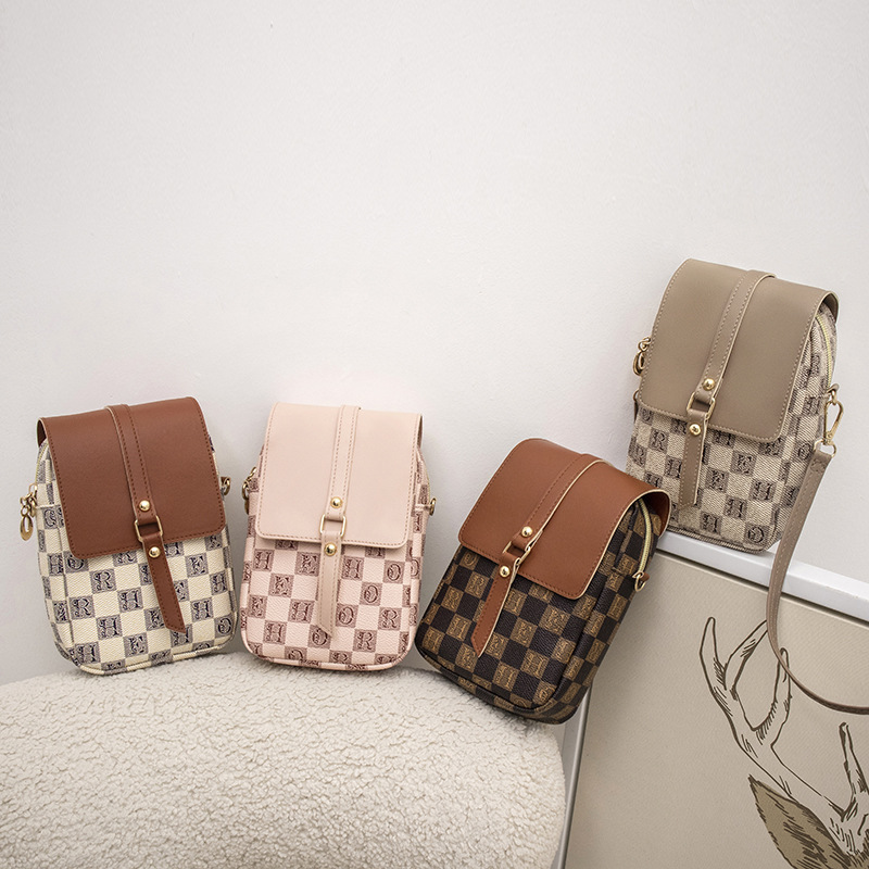 Wholesale Korean-style women's small bags for women, bags with printed letters, mobile phone bag, 2023 new items, niche shoulder and crossbody bags