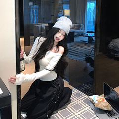 设计感粉色斜肩长袖T恤女春秋季修身显瘦内搭打底衫纯欲短款上衣