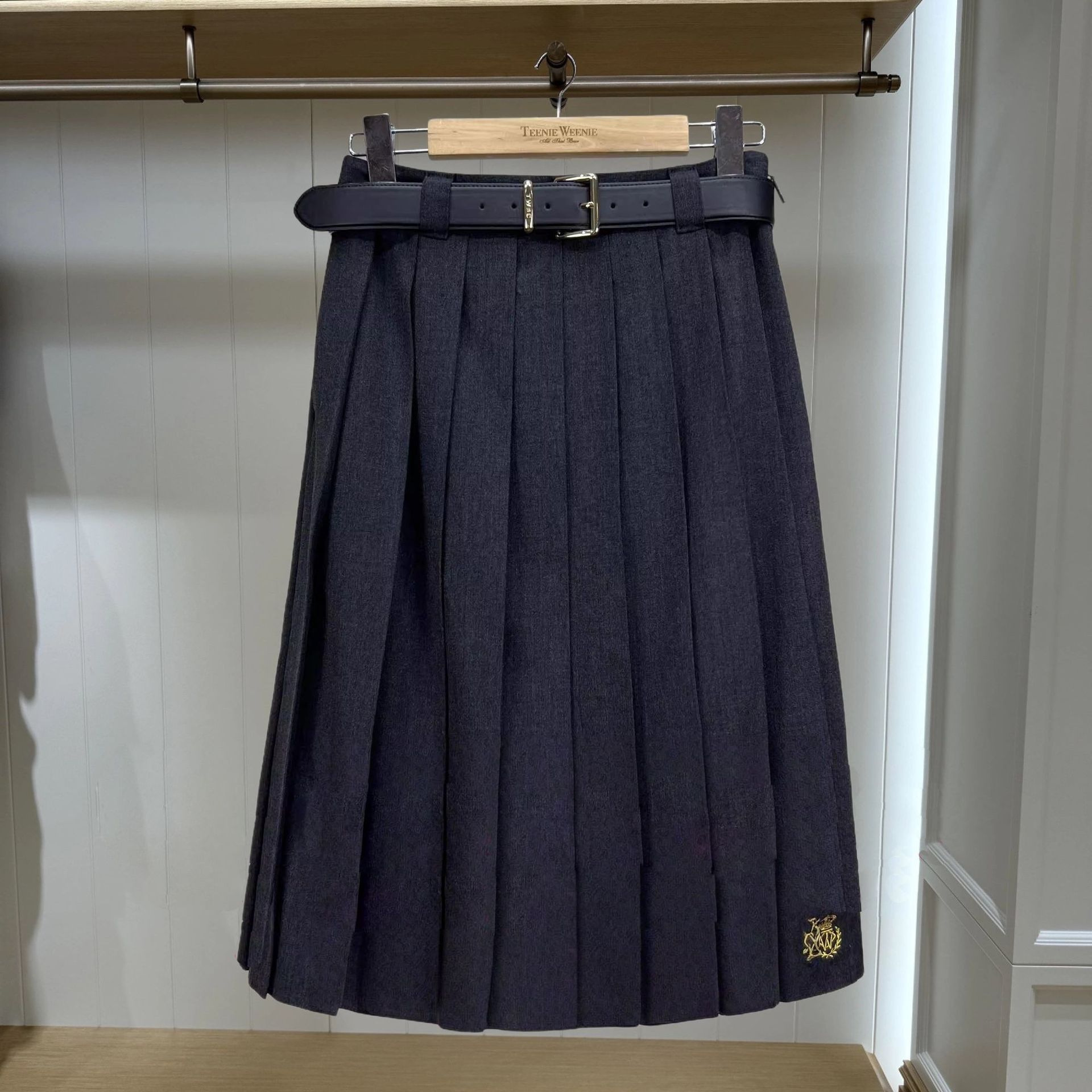 2025秋季新款学院风优雅时髦重工中长款A字裙百褶裙百搭半身JK裙