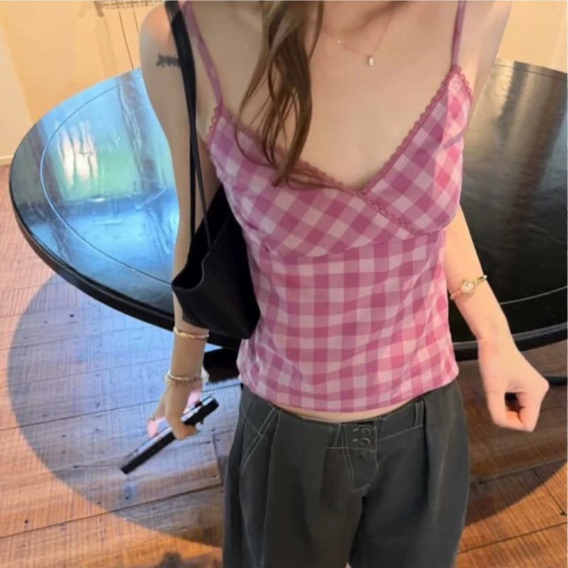 Pink and white plaid lace-trimmed camisole for women, summer pure and desirable style, age-reducing, slim-fit, versatile, slimming sleeveless top Pink and white plaid lace-trimmed camisole for women, summer pure and desirable style, age-reducing, slim-fit, versatile, slimming sleeveless top