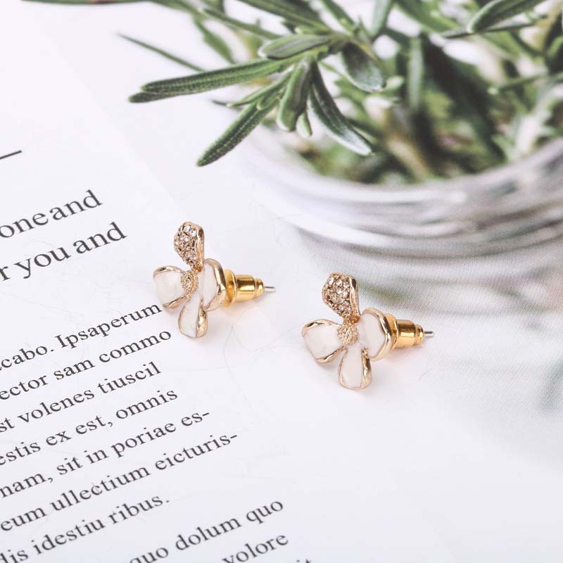 Korean Style Enamel Glaze Diamond Flower Earrings display picture 9