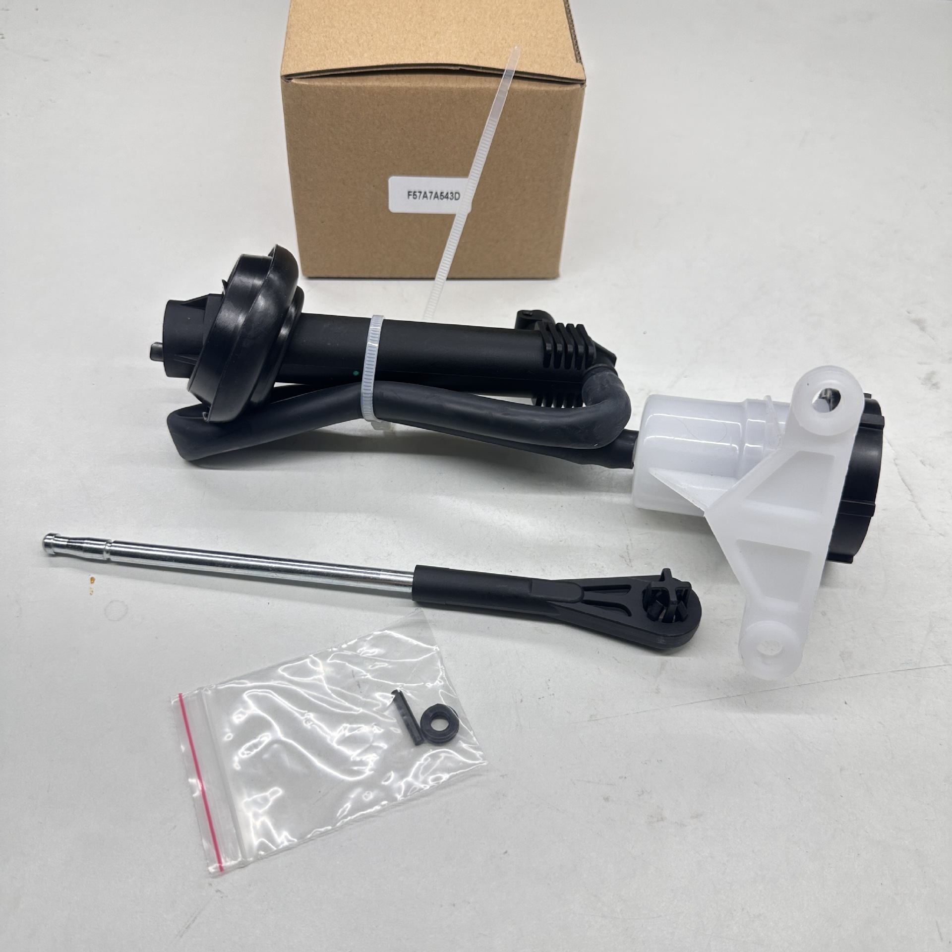 Cm3500700 F57Z-7A543-A Is Suitable for Ford Explorer Ranger Clutch Master Cylinder