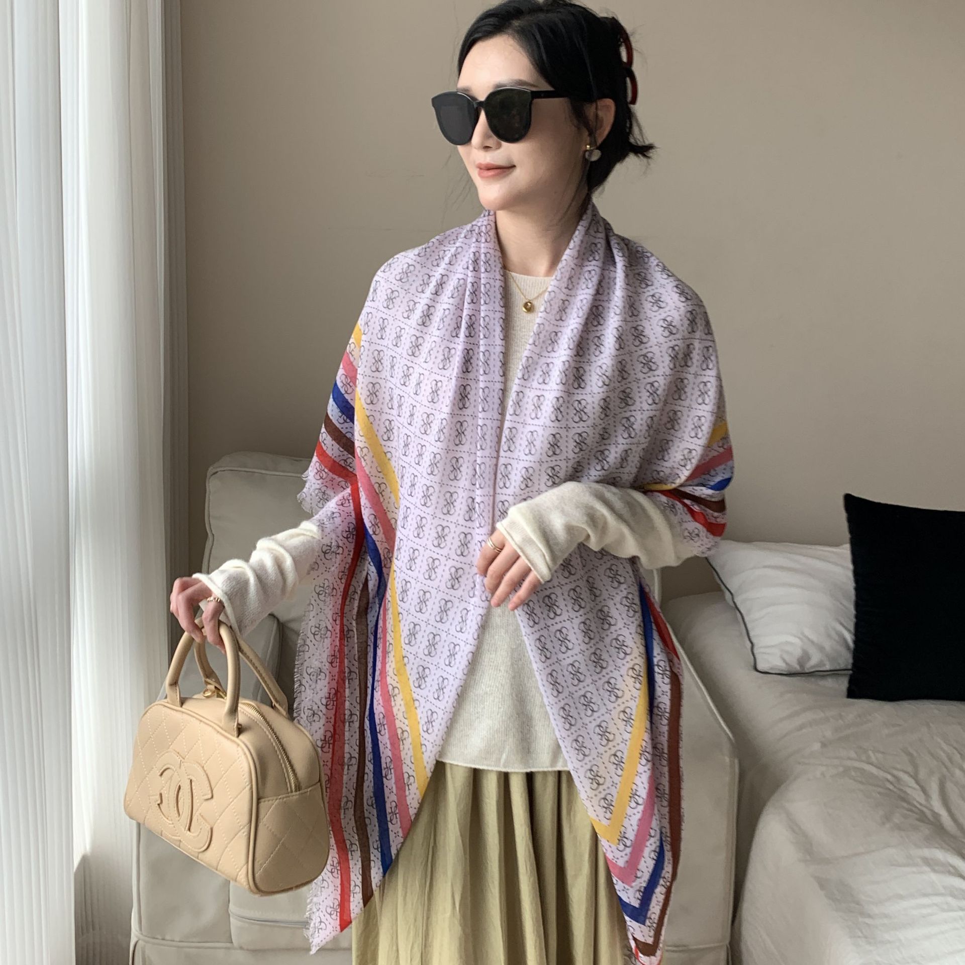 2024 nuevo bufandas de seda a rayas de protección solar, bufandas de moda femeninas, bufandas de invierno y otoño delgadas, bufandas de hombro