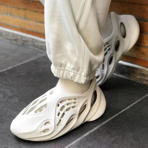 New coconut 700 hole shoes, beach outdoor sandals, summer hollowed-out thick soles, men and women's Roman sandals