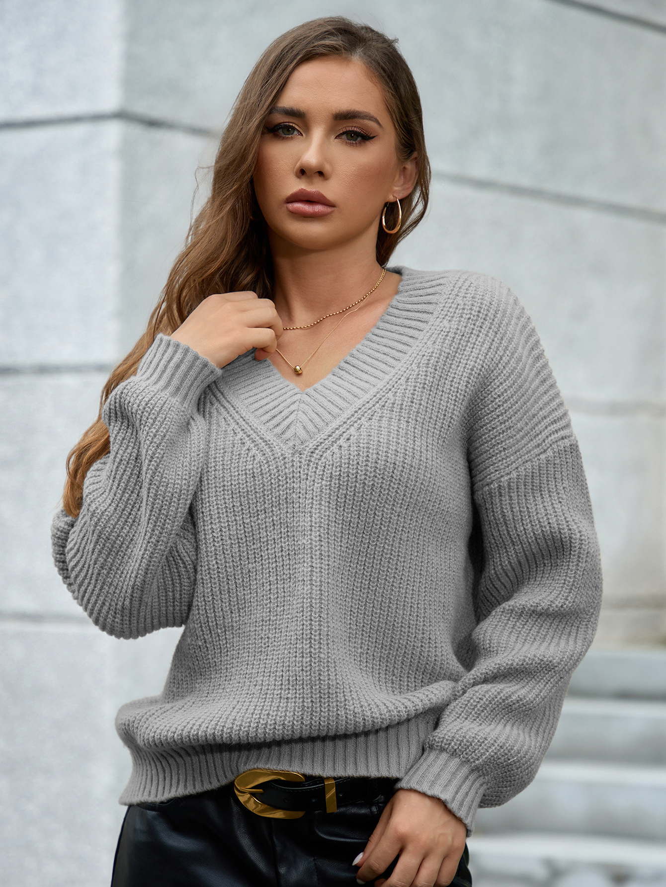 V-neck Sweater Women Pullover Breathable Ribbed Cuffs Relaxed Fit_voghion.com