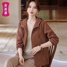 2025秋冬新款妈妈装休闲压皱外套宽松连帽拉链开衫中老年女装批发