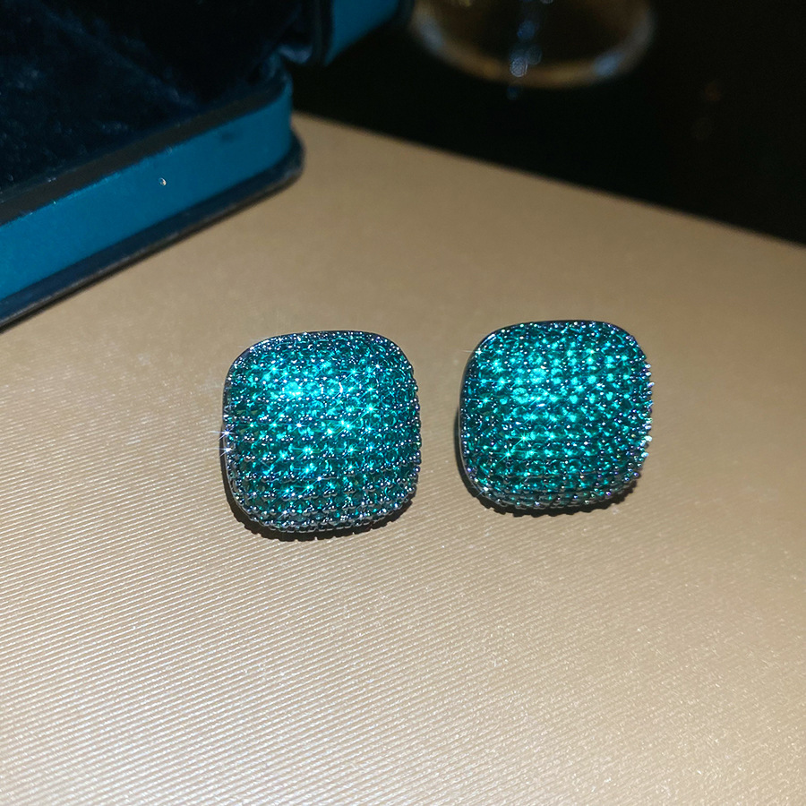 Medieval vintage aguja de plata gota de agua de piedra pernos cuadrados temperamento simple pendientes ligeros de lujo alta sensación de auriculares