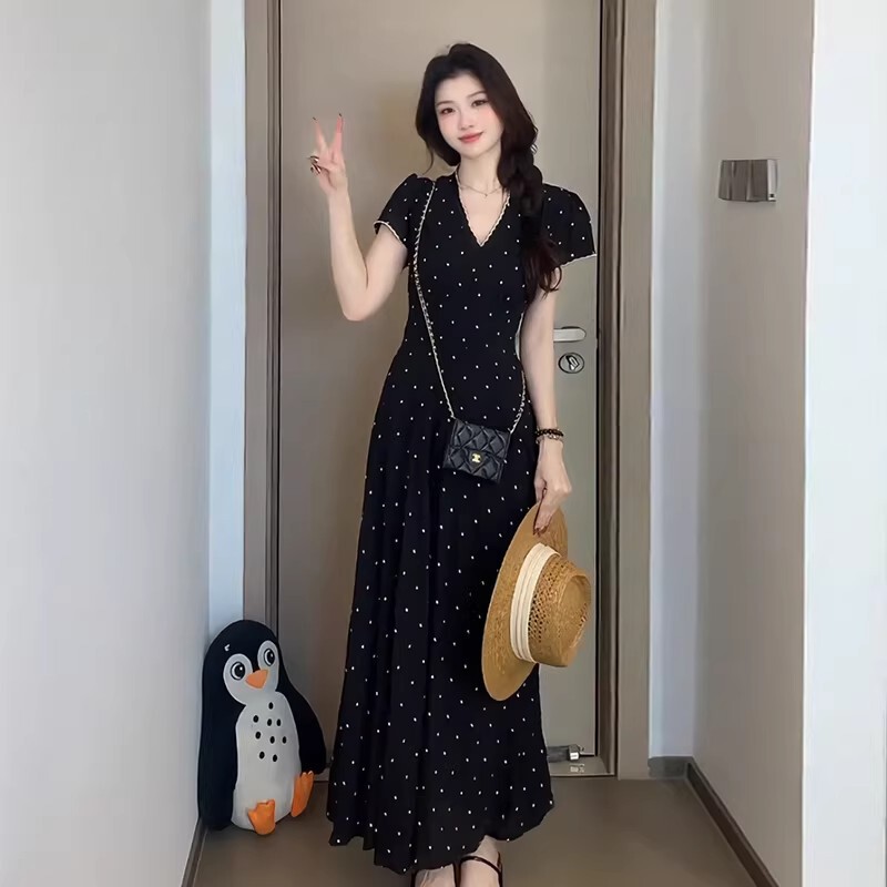High-End and Elegant V-Neck Waist-Cinching Long Dress 2026 New French Style Black Polka Dot Short-Sleeved Dress for Women Summer