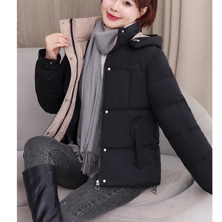 2025 ropa de algodón pan chaqueta de hombre pequeño abrigo de pluma de algodón para mujeres abrigo grueso corto delgado nuevo invierno en stock image 3