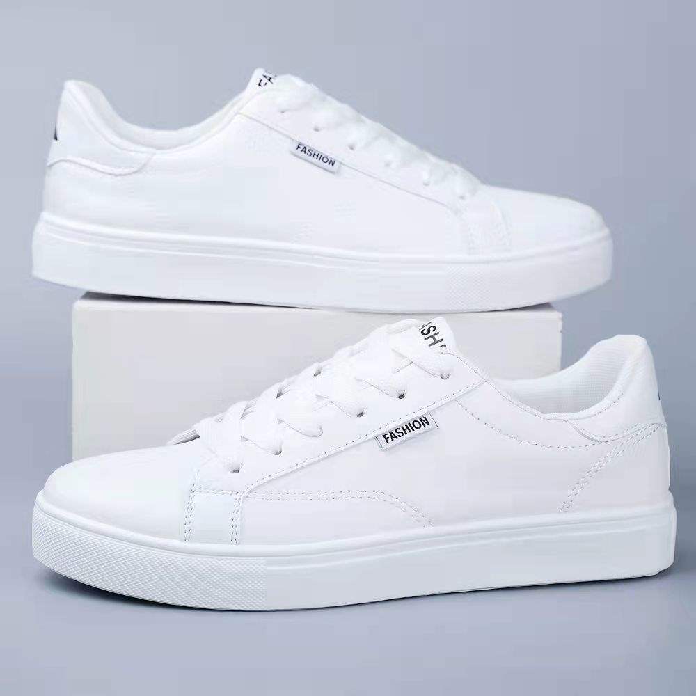 Zapatos blancos para hombres coreanos de moda universal zapatos de skate de otoño 2025 nuevo cuero impermeable zapatos de estudiantes de suela suave hombre