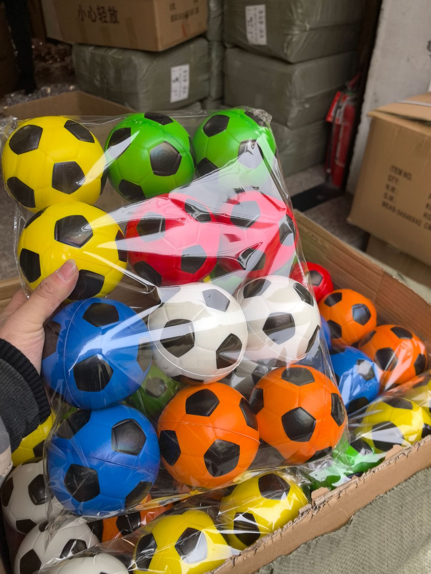 10cm bola de espuma pu pie cesta red palo descompresión bola esponja descompresión de ventilación bola cóncavo-convexo agarre ejercicio pu bola transfronteriza