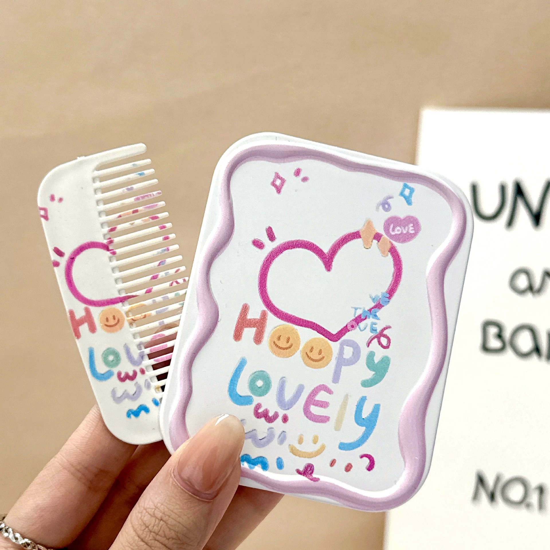 Студенческое общежитие макияж зеркало флип простой макияж зеркало зеркало высокое значение складное маленькое зеркало с милым