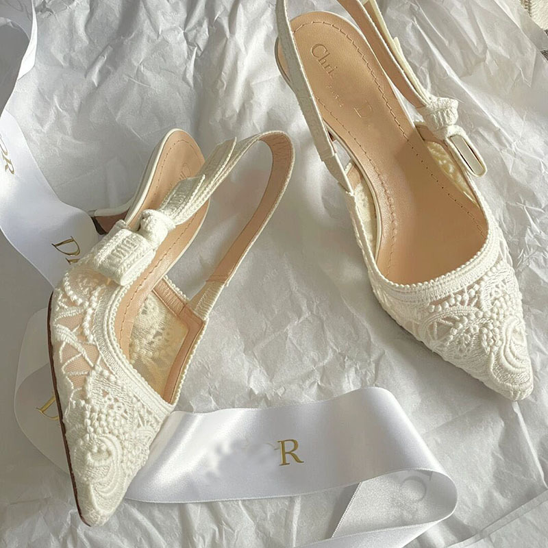2023 D Autumn Flat White Lace Embroidered Sandals Wedding Shoes Bridesmaid Shoes Kitten Heel Sexy High Heels Single Shoes Women