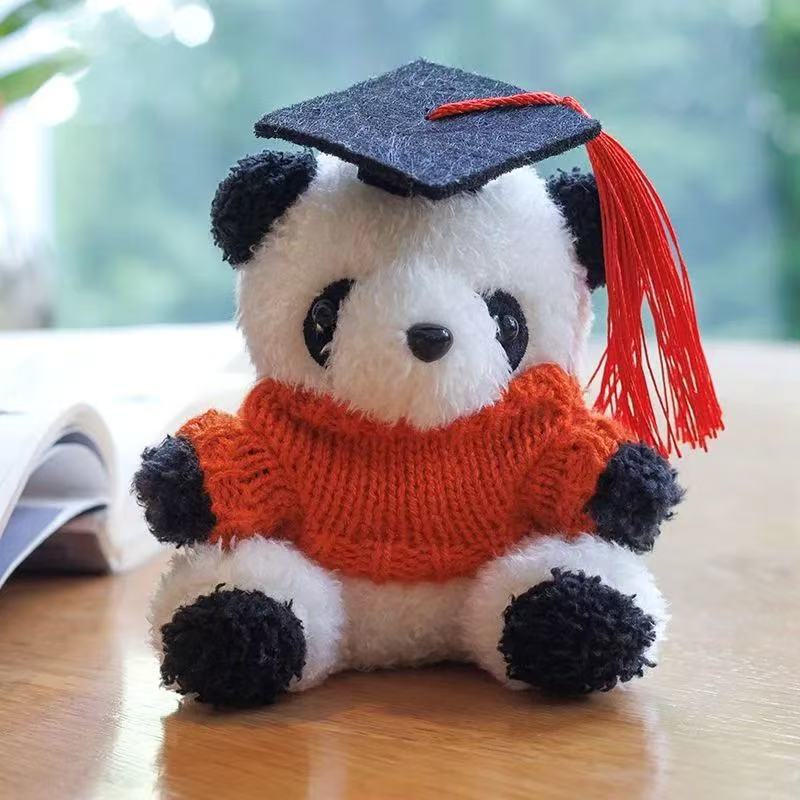 Cute panda gigante muñeca colgante logotipo impreso regalo de graduación sombrero médico panda muñeca evento regalo de promoción
