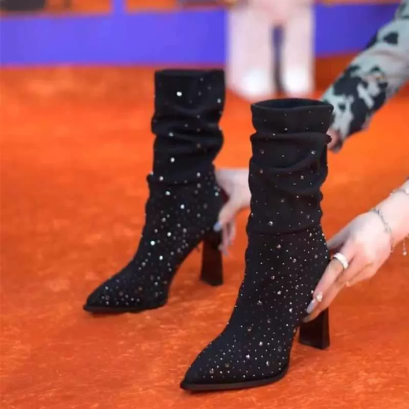 Европейские и американские дизайнерские ворсовые носки на высоком каблуке, однослойные сапоги 2023 Новые тонкие сапоги до середины икры с острым горным хрусталем и блестящими складками