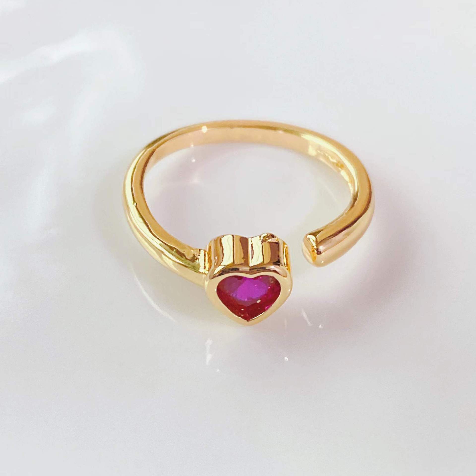 Copper 18k gold-plated gemstones inlaid simple heart-shaped opening adjustable ring