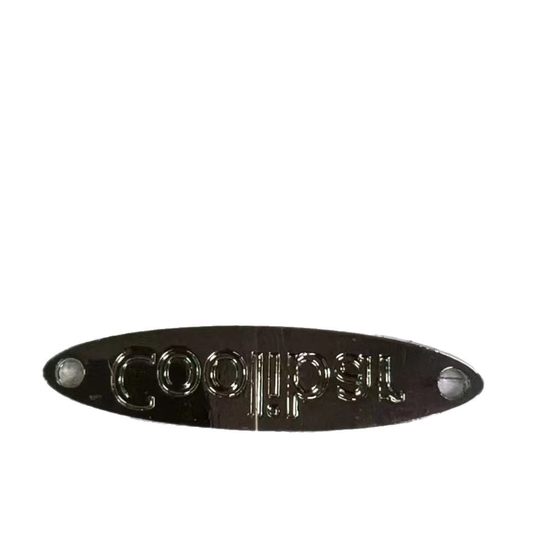 in stock metal brand plate rolled galvanized alloy trade sign sweater letter brand hardware simple sweater base accessories