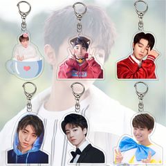 王俊凯明星周边小螃蟹TFBOYS礼品应援透明亚克力钥匙扣书包挂件