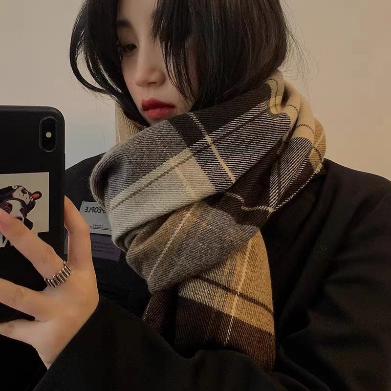Versión coreana del nuevo producto bufanda a cuadros de cachemira de imitación mujer otoño e invierno bufanda cálida gruesa estudiante bufanda de moda de todo fósforo