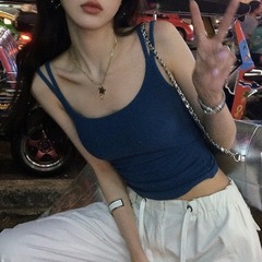 帆泰フランスの青い肩にストラップをつけてベストを身につけます。