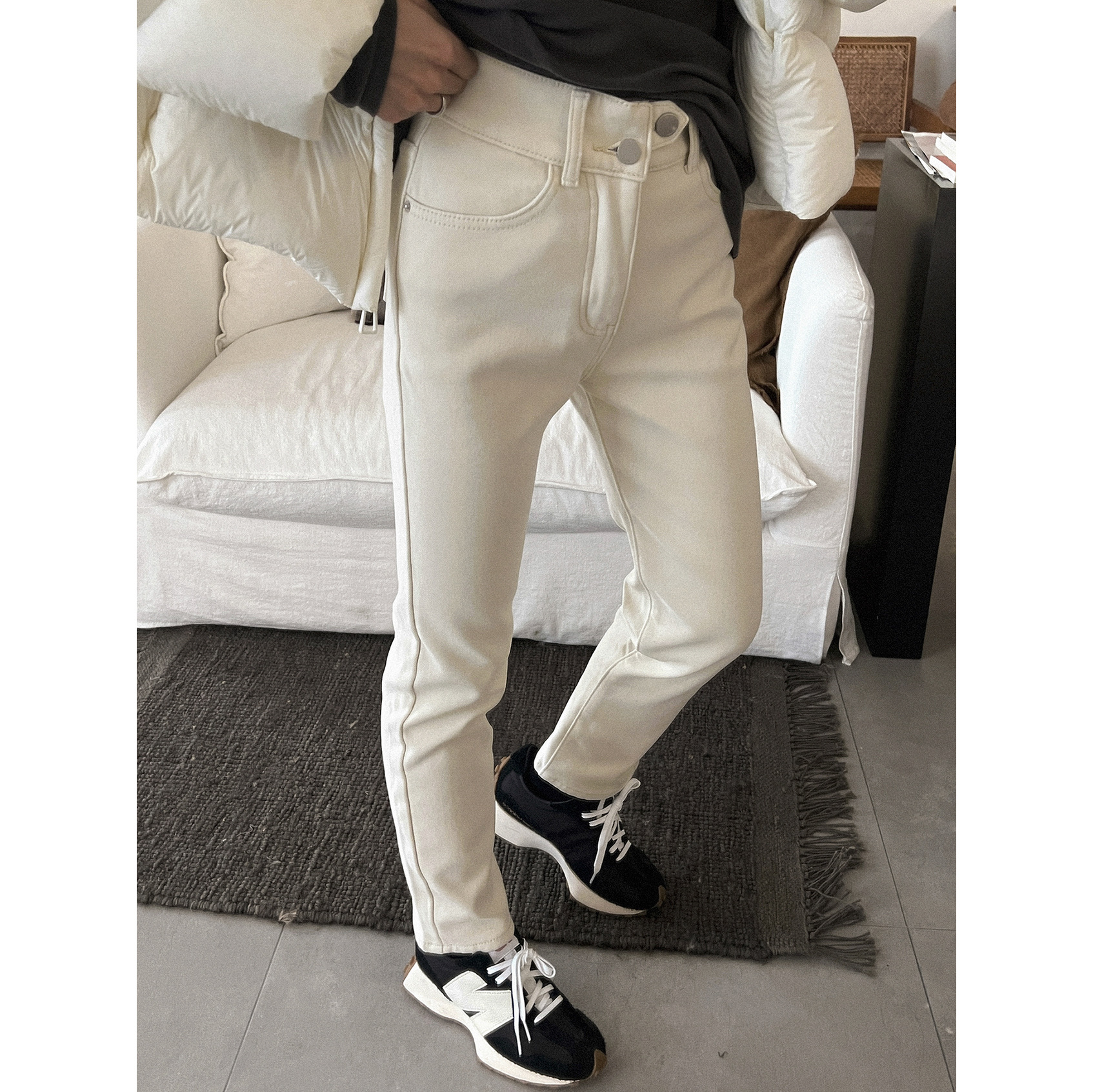 V series white