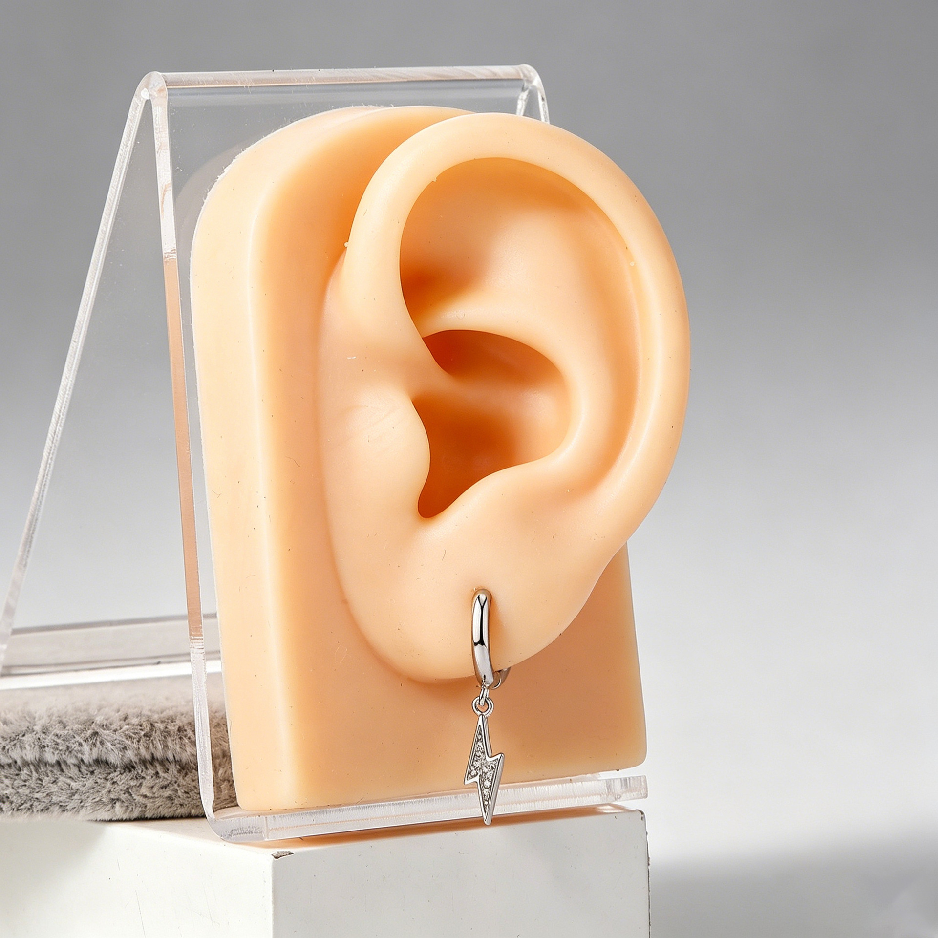 Inlaid Diamond Lightning Niche Earrings Fashion Design Sense Studs Personality Versatile Clips European American Trendy_voghion.com