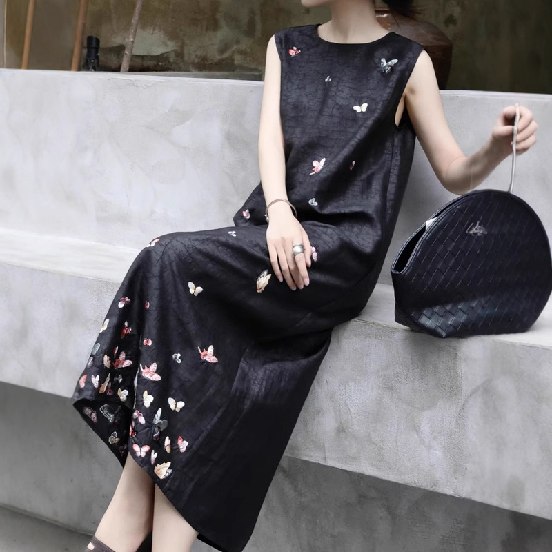Silk Xiangyun Yarn Positioning Butterfly Embroidered dress Side Pocket Back Slit Vat Skirt 01