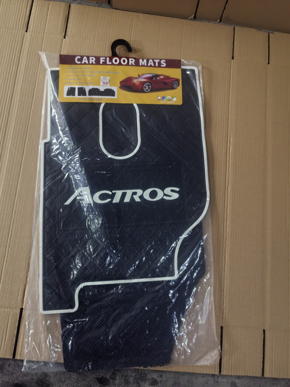 Foreign trade model car logo, cuttable latex rubber universal car floor mats, detachable, anti-freeze, water-resistant, non-slip, easy to clean, 5 pieces