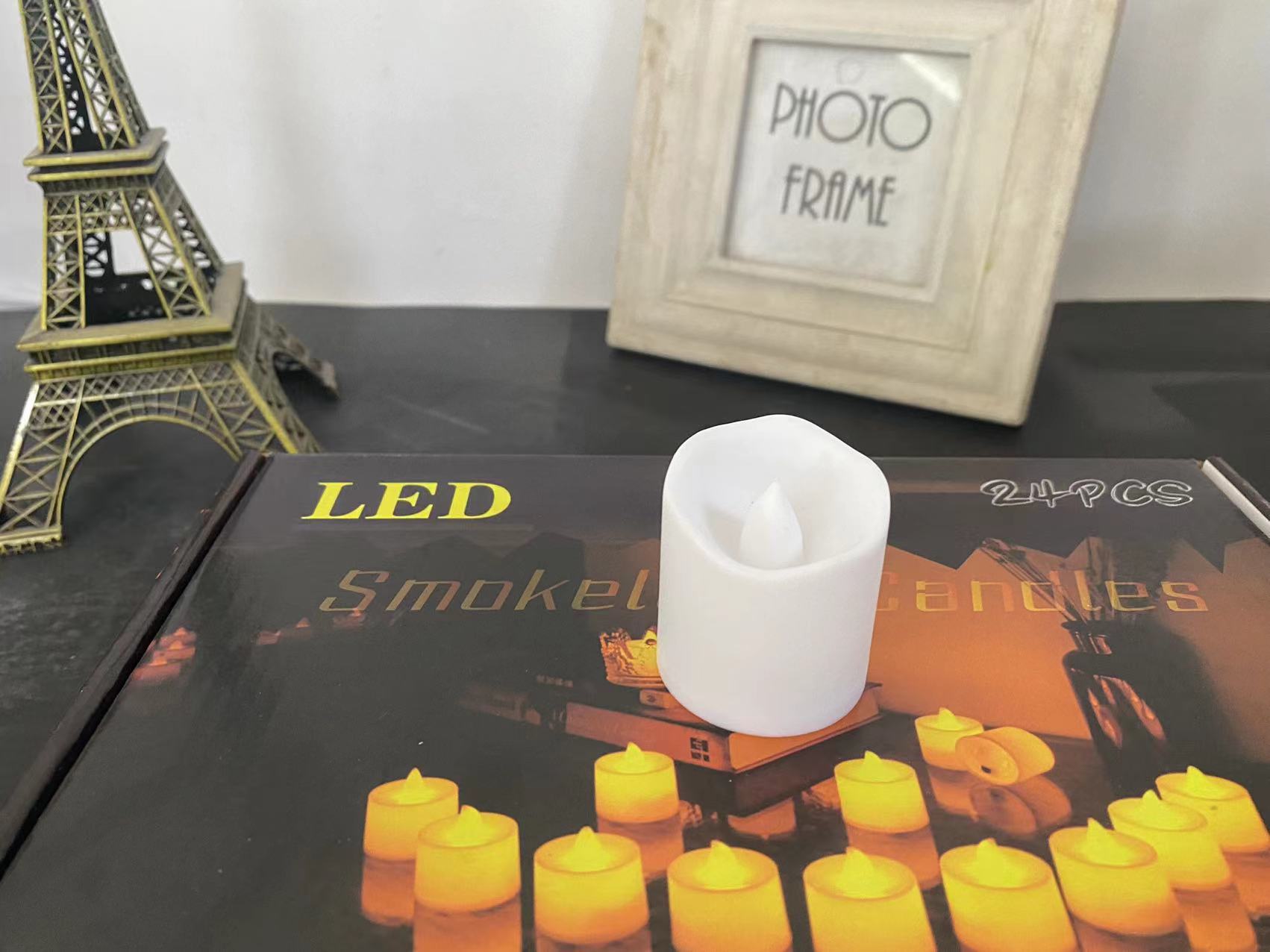 물결 모양의 흰색 껍질