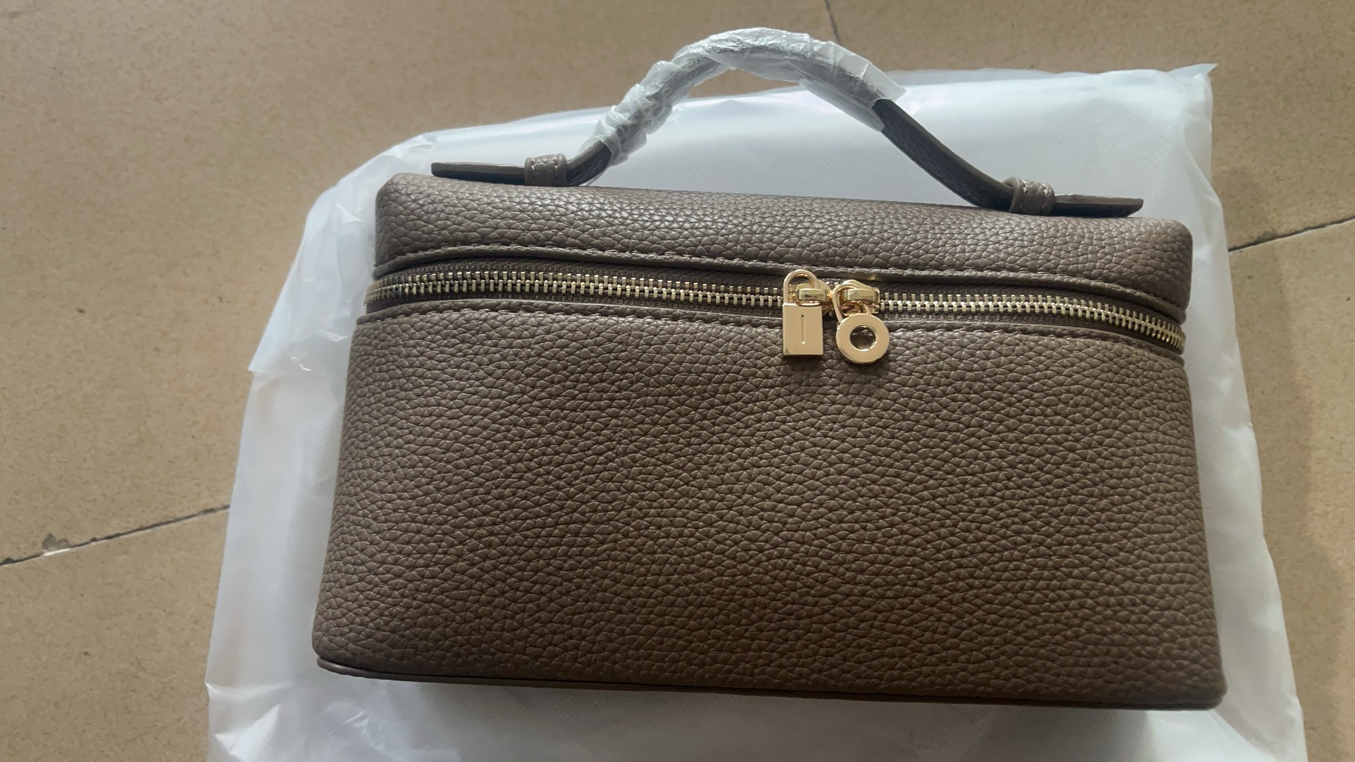 Elephant gray gold buckle without label [hardware with letters]]