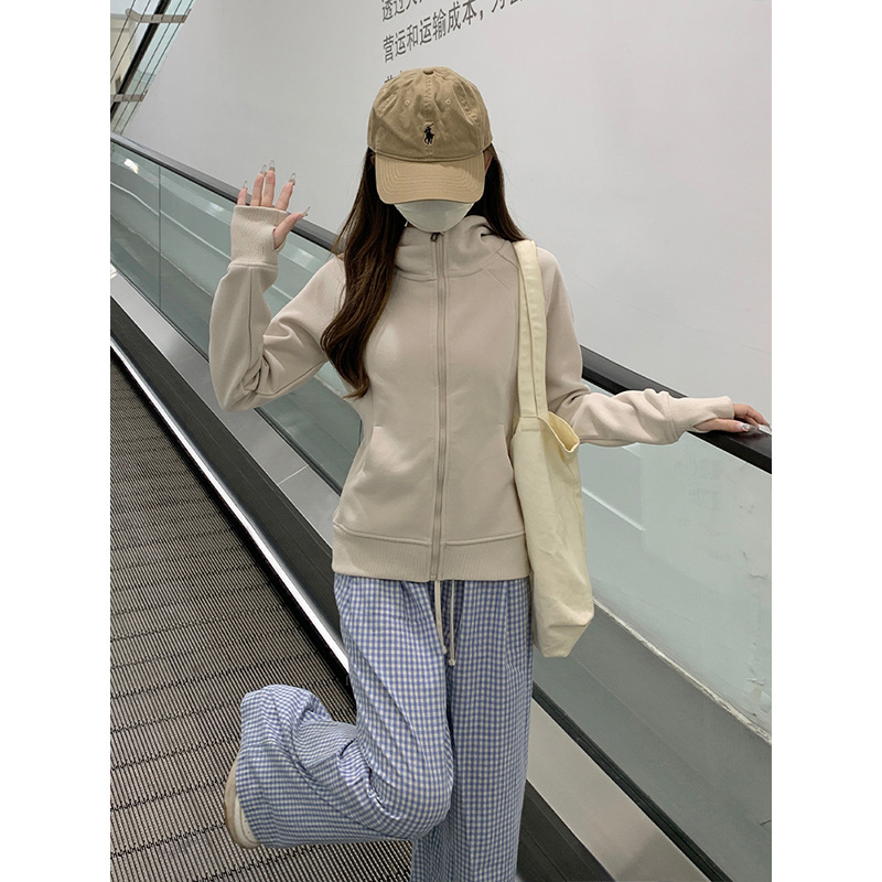 Autumn sweatshirt with hood with zipper