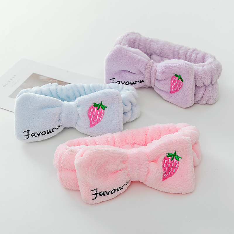 [logo personalizado] fábrica de fuente 230 gramos bordado de franela conejo osos fresas OMG correa de pelo