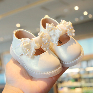 One-piece delivery female baby square mouth shoes cute children's shoes toddler shoes girls autumn soft bottom Pearl Princess shoes fashion