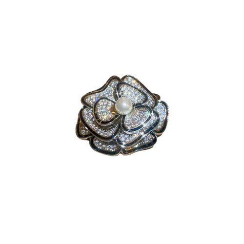Real gold electroplating light luxury zircon digital flower snowflake elk brooch personality pin suit chest accessories