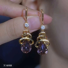 耳钉;项链;耳环
