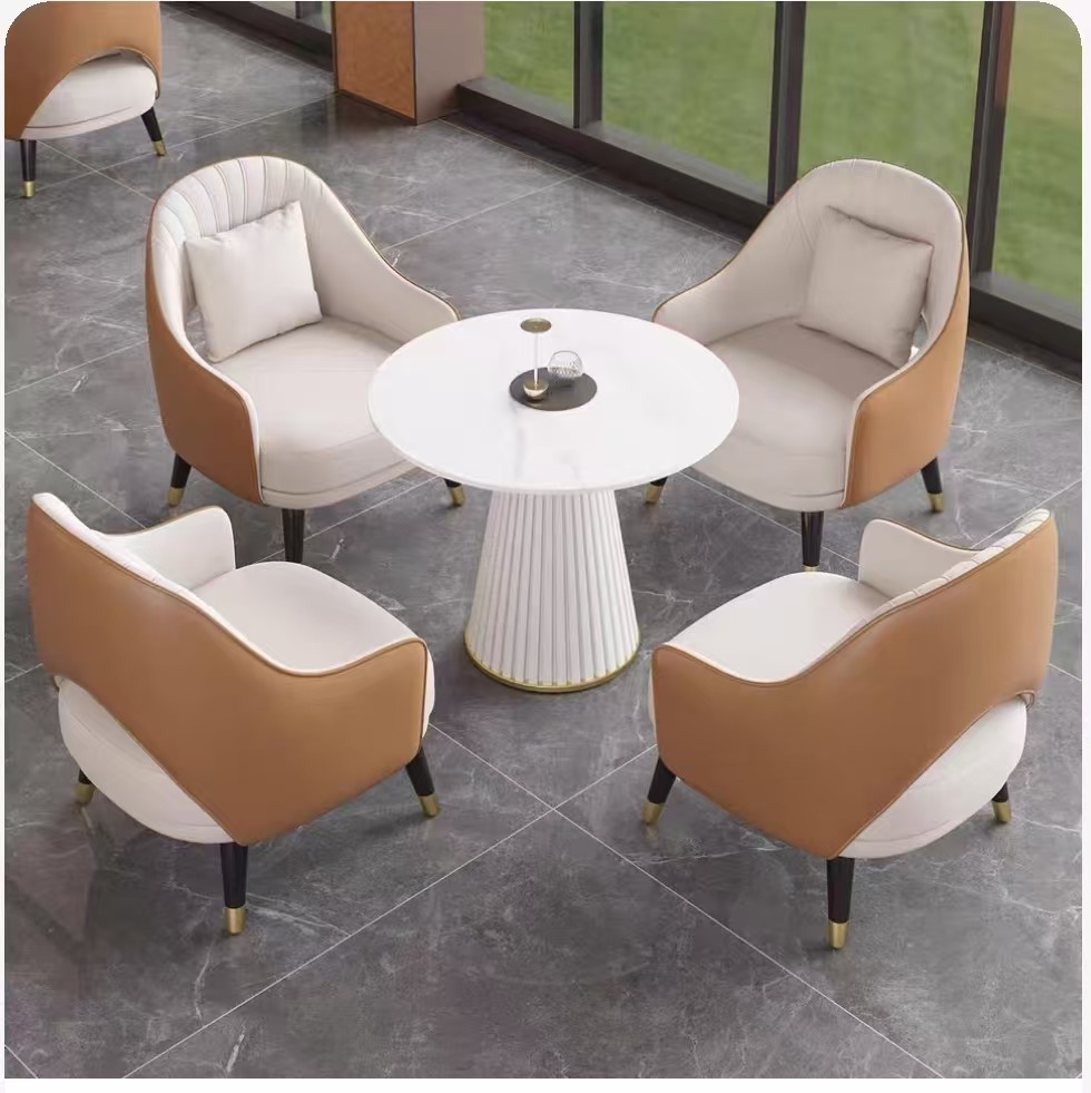 1 Mesa y 4 sillas (naranja)