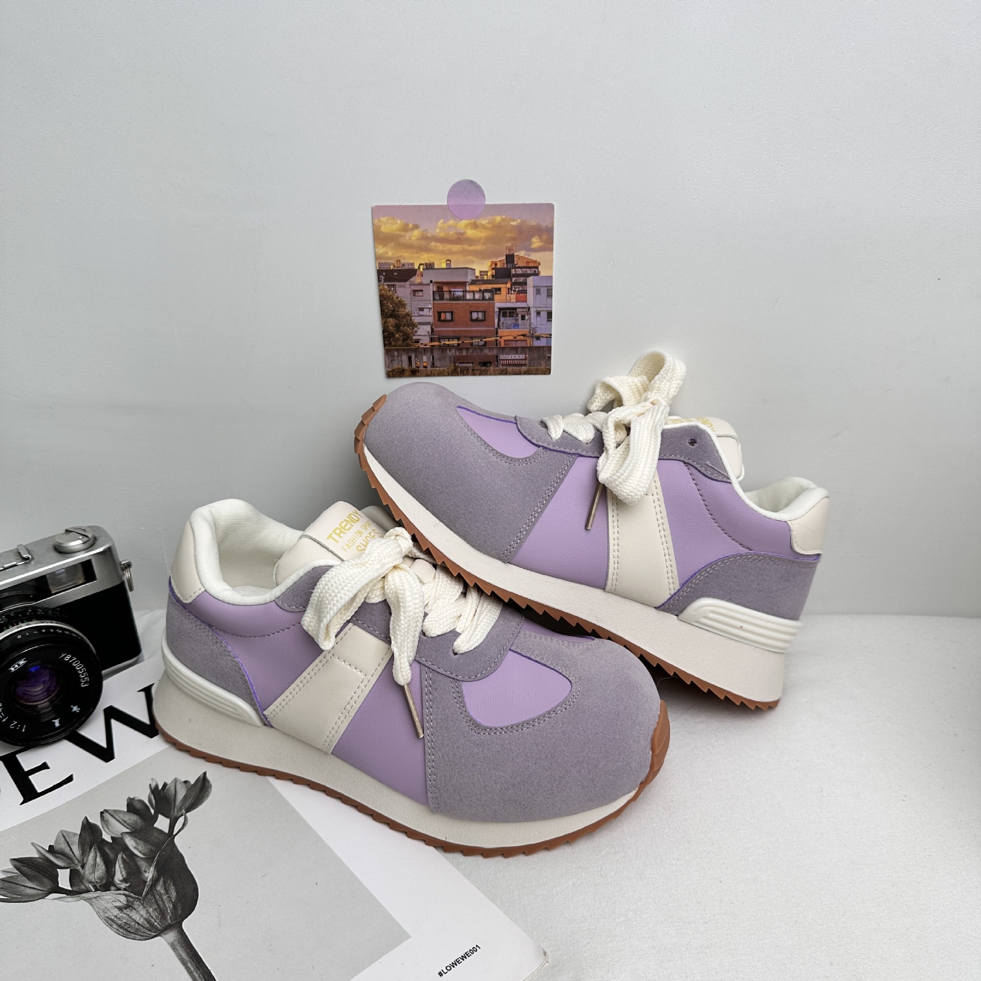 A9885 almohadillas de látex / cabeza de Mickey ligera con suela gruesa Gump zapatos de mujer 2025 nuevos zapatos deportivos