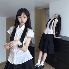 韓国カレッジスタイルポロカラー半袖シャツ女性のための夏の2025新しいスタイルシンプルな痩身西洋スタイル年齢軽減シャツ
